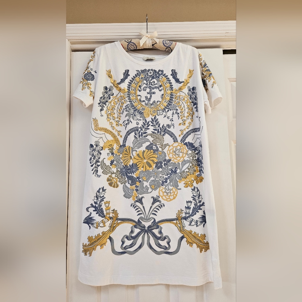 Size 40 Small Fendi Gold Appliques T Shirt Dress